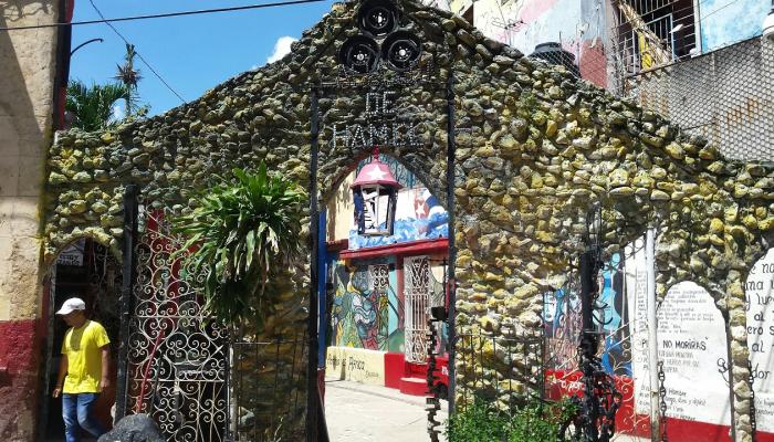 Callejón de Hamel, un lugar con identidad propia en La Habana