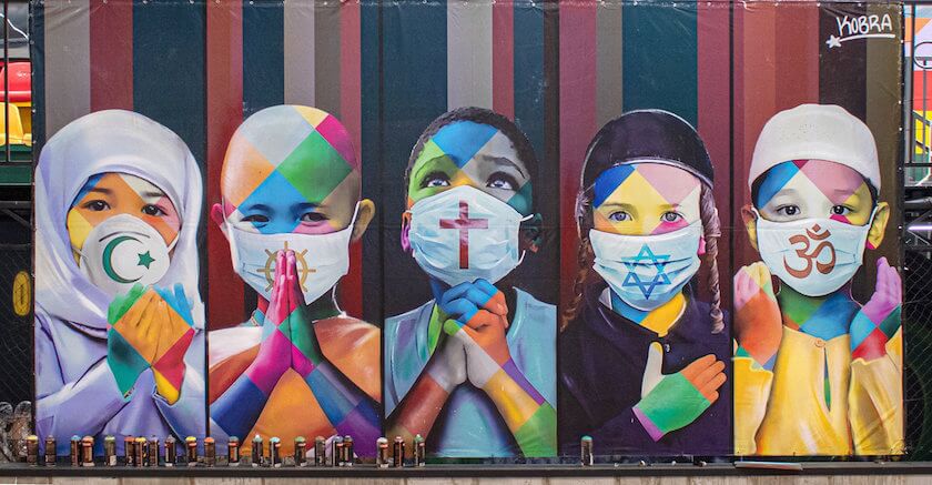 El artista brasileño Eduardo Kobra no tiene límites con sus grafitis