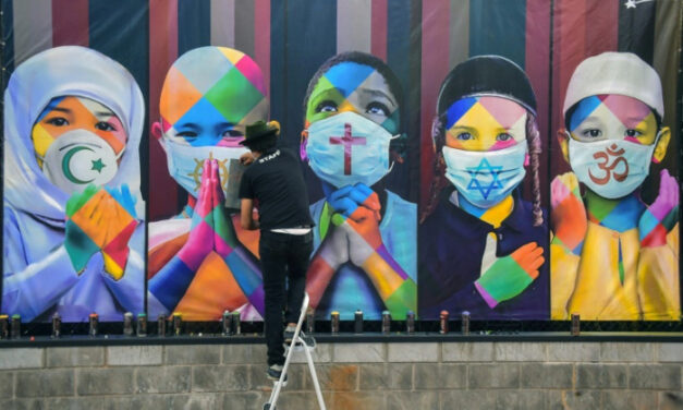 Brazilian Artist Eduardo Kobra Knows no Limits with his Graffiti