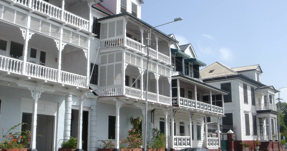 Discovering the Hidden Gems of Paramaribo’s Architectural Landscape
