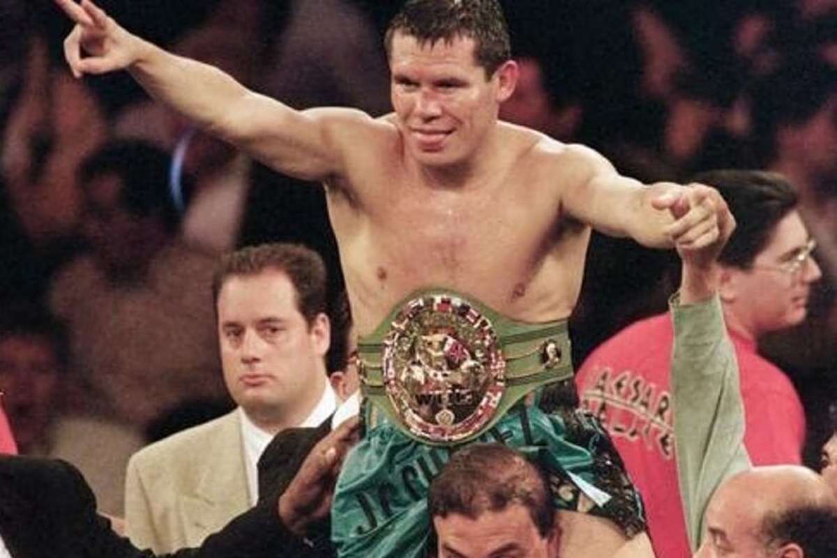 Discover the legendary athletes who have left an indelible mark on sports history. From soccer stars to boxers, explore the Top 10 Mexican athletes of all time