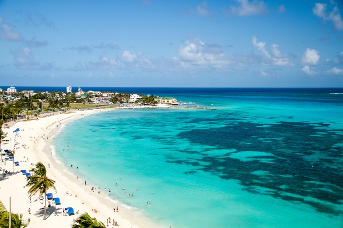San Andres Island bay. Johnny Cay. Photo: Depositphotos