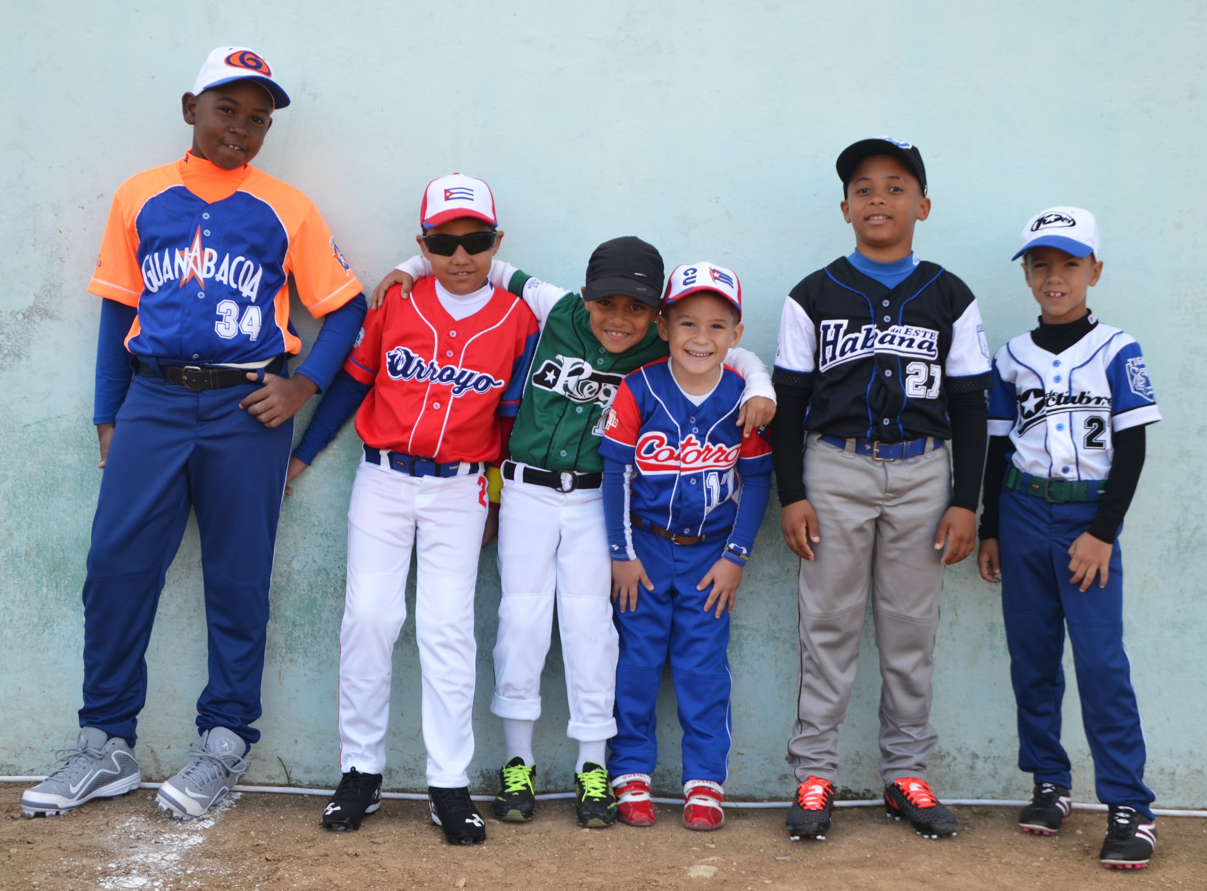 Chueco, la empresa que viste a las futuras estrellas del béisbol cubano