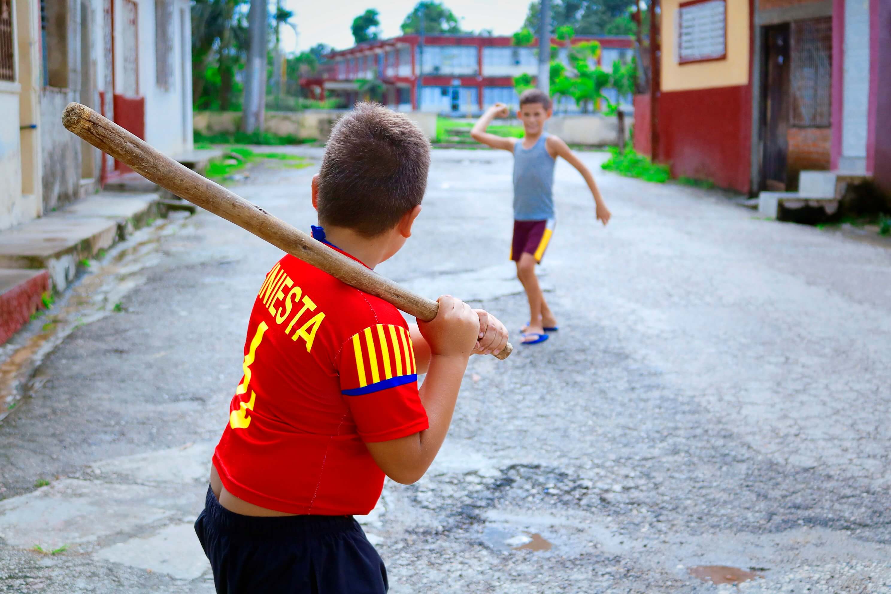 Viaje por los deportes callejeros más populares en Cuba
