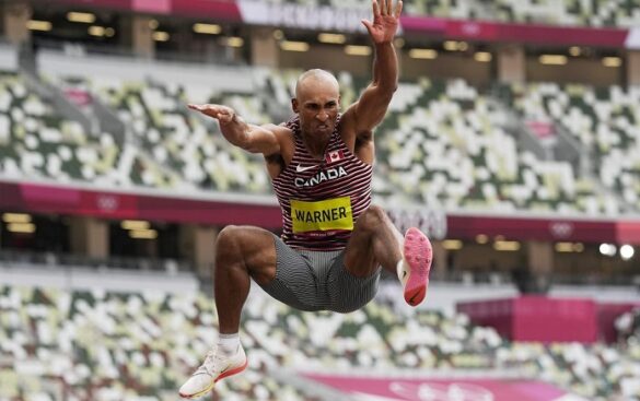 Damian Warner impuso un récord olímpico en el decatlón. Su mejor evento fue el salto largo, donde se estiró hasta los 8.24 metros, otro récord olímpico. Foto: Toronto Star.