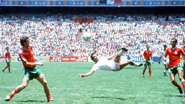 El mexicano Manuel Negrete fue autor de uno de los goles inolvidables en la historia de las Copas Mundiales de fútbol.