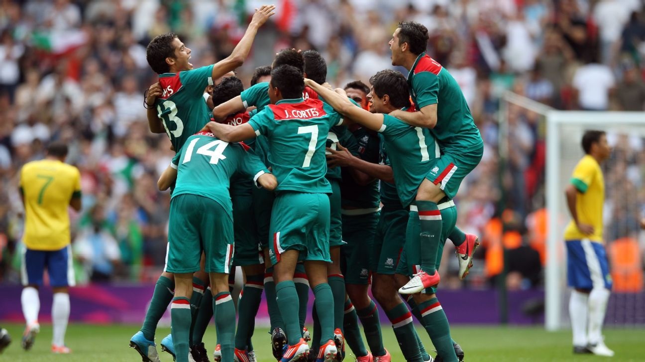 Desde logros individuales hasta éxitos en equipo, aquí compartimos los 10 mejores momentos en la historia del deporte mexicano.