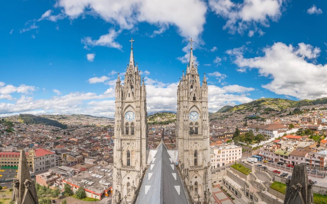 En PanamericanWorld te proponemos un emocionante recorrido por diez sitios imperdibles para hacer turismo en Ecuador.