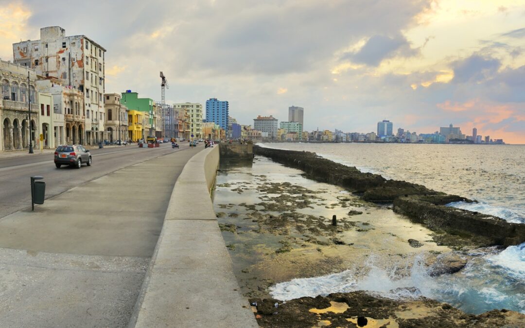 Historias curiosas del Malecón, el gran sofá de La Habana