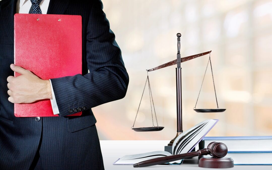 Los accidentes pueden ocurrir en cualquier momento y de la manera más inesperada. En medio del caos que puede generar una situación de este tipo, una de las primeras preguntas que te surgirán es: ¿Debería contratar asistencia legal para abordar este problema?