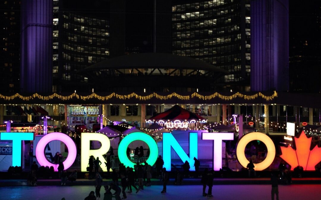 Toronto y Vancouver aceleran su transformación de cara al Mundial FIFA 2026. Infraestructura, turismo, cultura y desafíos logísticos marcan la cuenta regresiva del mayor evento deportivo en la historia de Canadá.